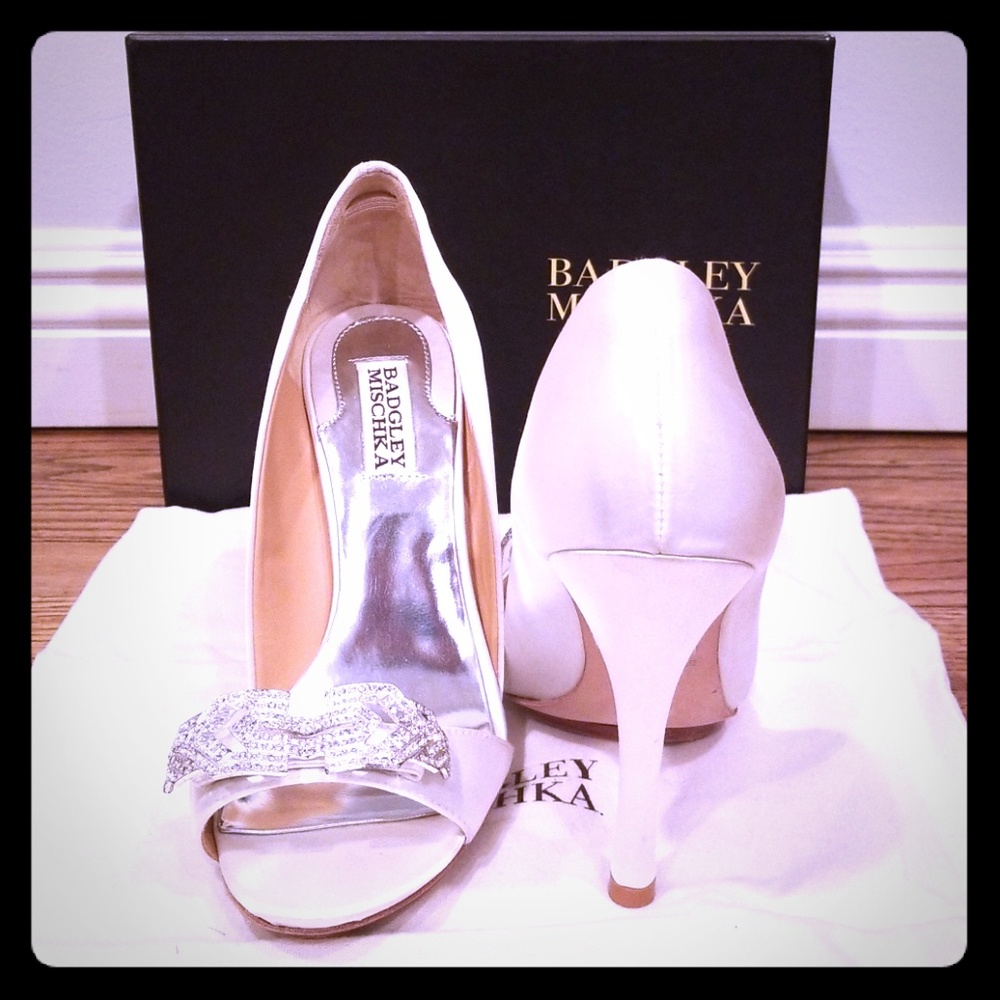 Badgley Mischka Cocktail Shoes White Satin